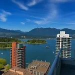 Live The Coal Harbour Dream Spacious 2-Bedroom With Breathtaking Water And Mountain Scenery